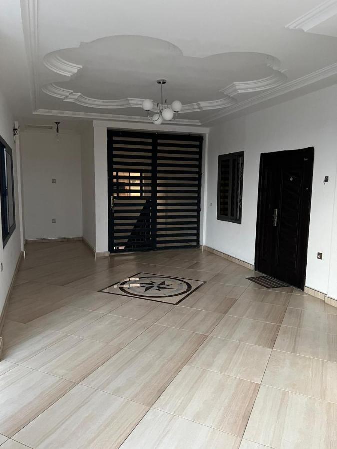 Baffour Apartments Adiebeba Екстериор снимка