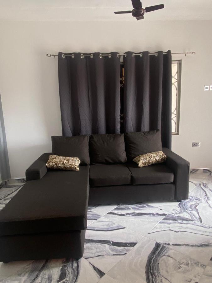 Baffour Apartments Adiebeba Екстериор снимка