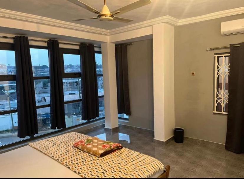 Baffour Apartments Adiebeba Екстериор снимка