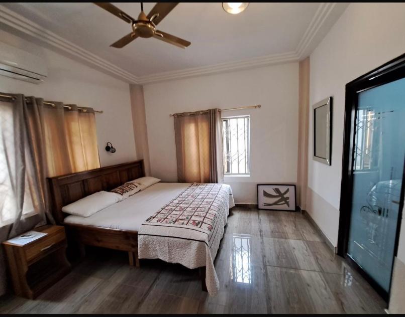 Baffour Apartments Adiebeba Екстериор снимка