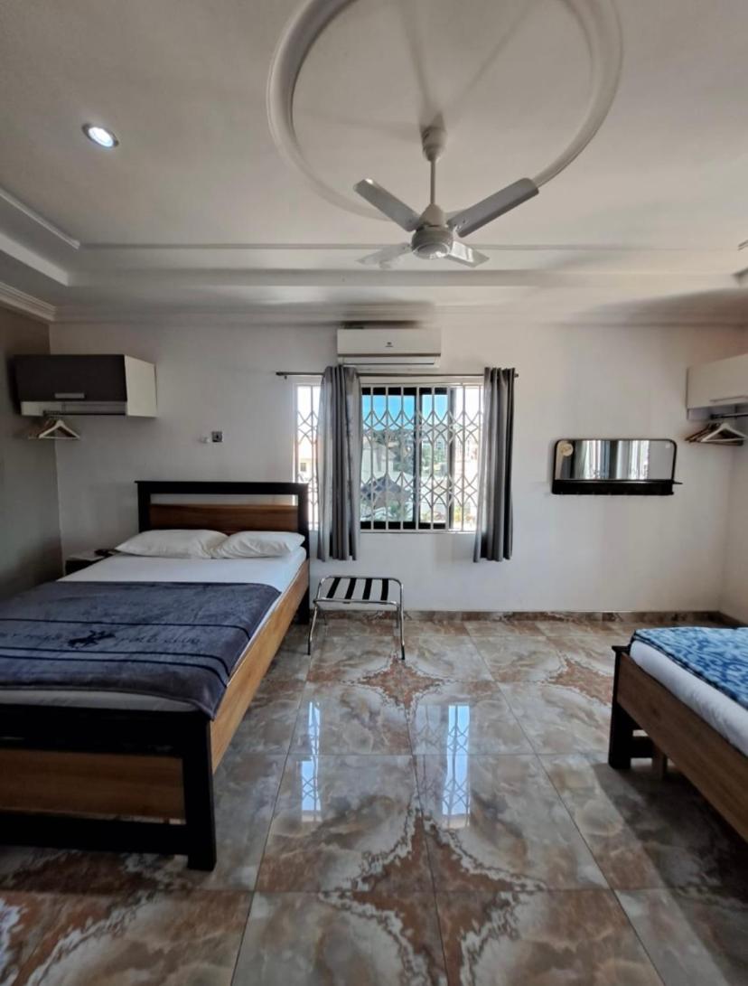 Baffour Apartments Adiebeba Екстериор снимка
