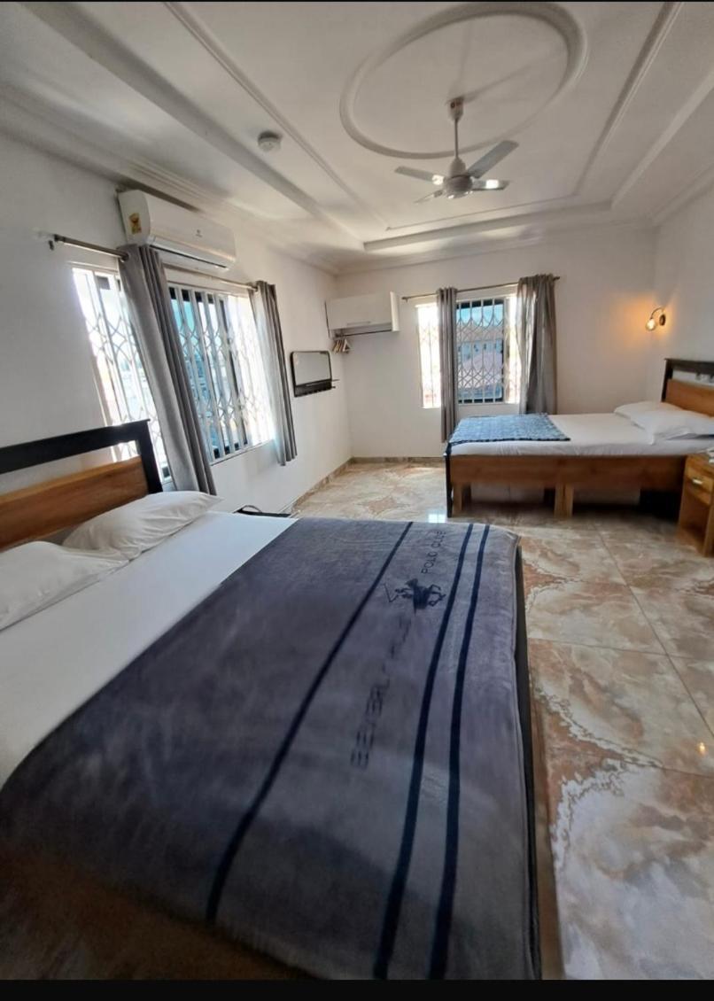 Baffour Apartments Adiebeba Екстериор снимка