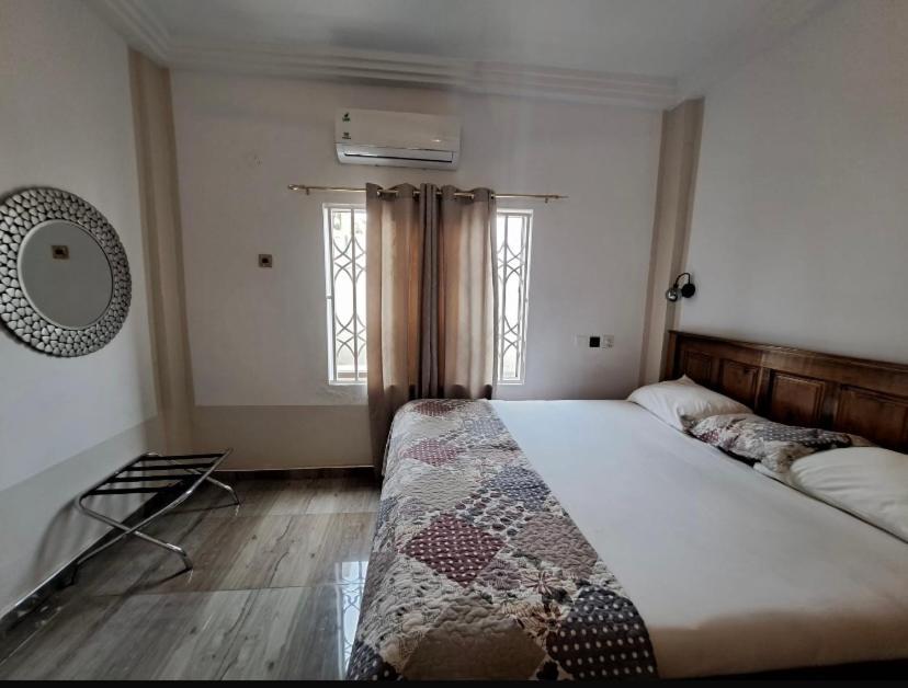Baffour Apartments Adiebeba Екстериор снимка